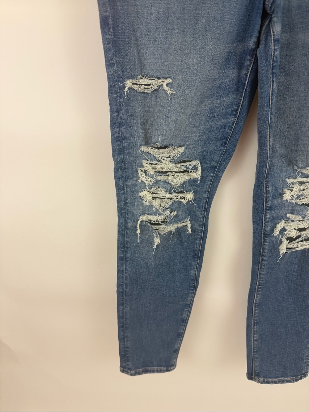NWT American Eagle Super High-Rise Next Level Stretch Distressed Jeggings Size 1 - Picture 3 of 9